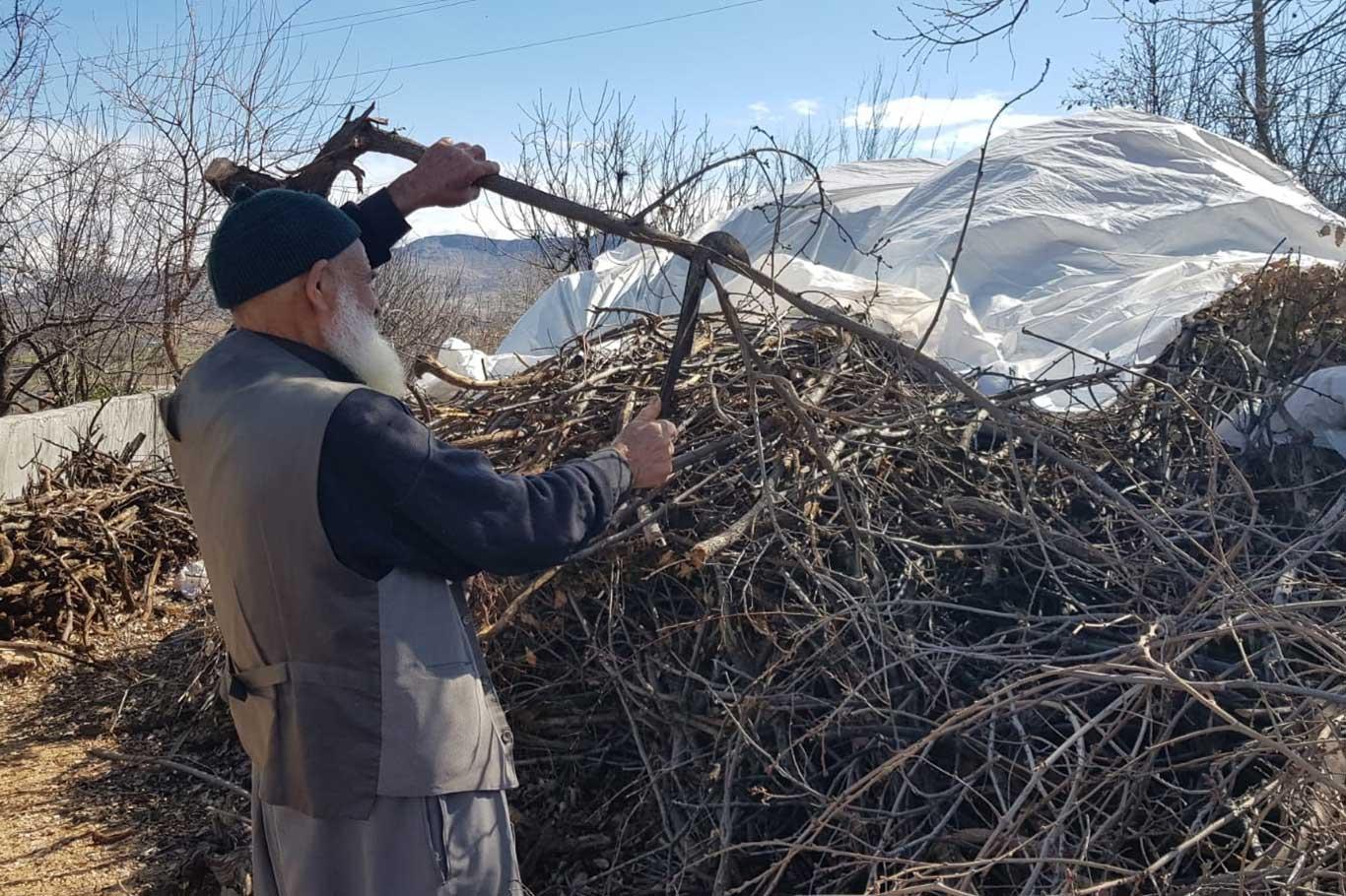 Dönemin tanığı: Kimse evinde Kur'an-ı Kerim bulunduramıyordu Dönemin tanığı: Kimse evinde Kur'an-ı Kerim bulunduramıyordu